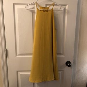 Beautiful, bright yellow shift dress!